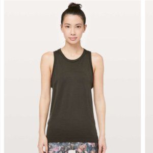 Lululemon Swiftly Breeze Tank Relaxed Fit in olive green
